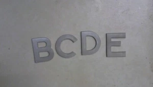 LOT OF 4 VINTAGE 1 INCH ALUMINUM LETTERS - B C D E - Picture 1 of 1