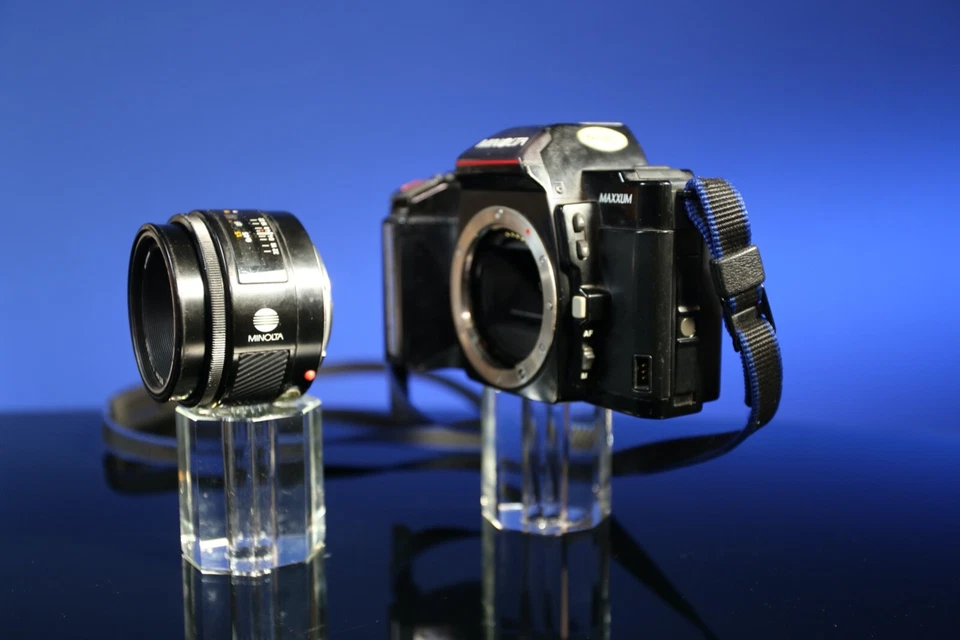 Minolta Maxxum 5000 AF Magnicon Prime Lens AF 50mm 1:1.7 SLR Film Camera Black - Image 1 of 4