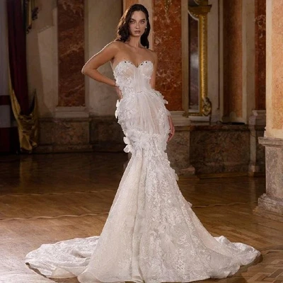 Vestido de novia con flores 3D con cuentas con tren desmontable cuello corazón vestido de novia Foto 1 de 4