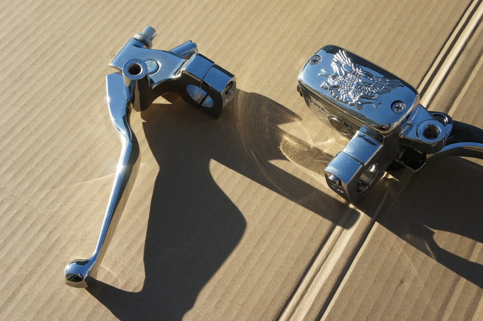 Skull Chrome BRAKE MASTER CYLINDER and Clutch Perch Lever Set fit 1" handle bar - Image 1 of 4