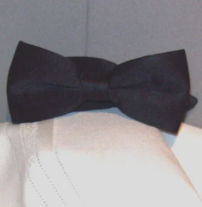 Pre-Tied CLASSIC BLACK Adjustable 2-1/4" Bow Tie bt-25 - Picture 1 of 2