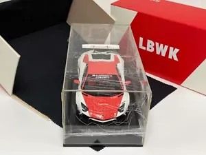 1/18 T&P Lamborghini Aventador Liberty Walk 2.0 white LV on Carbon Base #16 - Bild 1 von 9