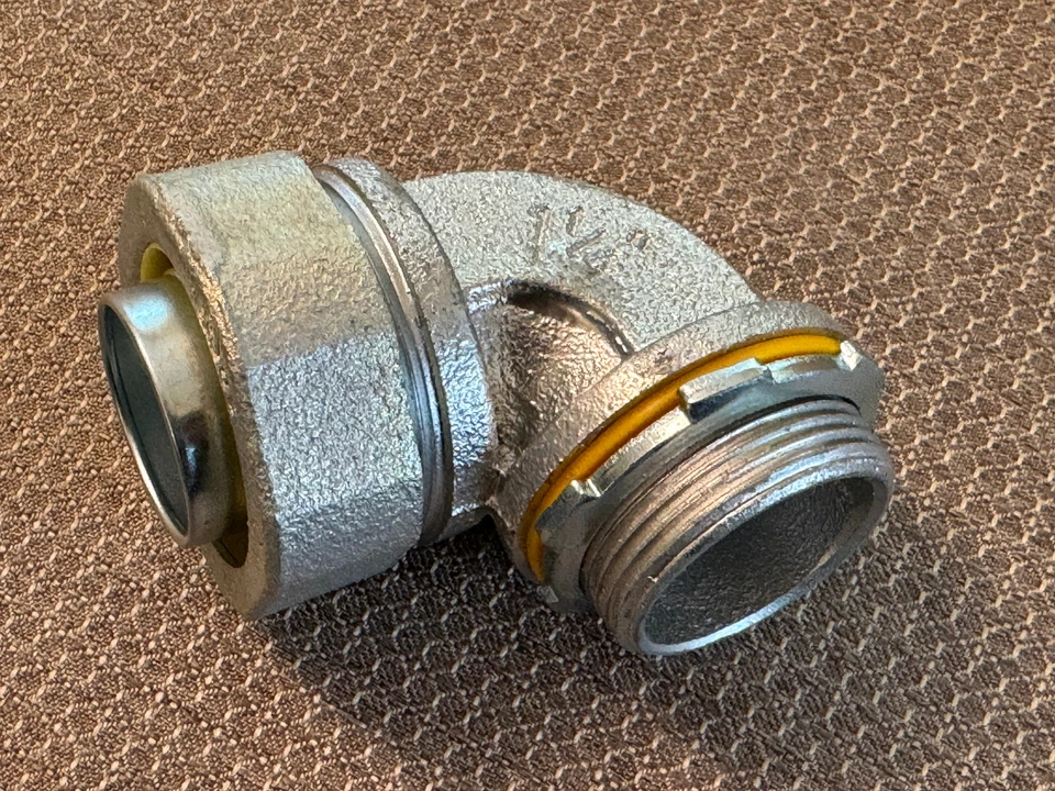 Eaton LT12590 Liquidador hermético al líquido 1-1/4” 90° conector macho sin aislamiento Foto 1 de 4