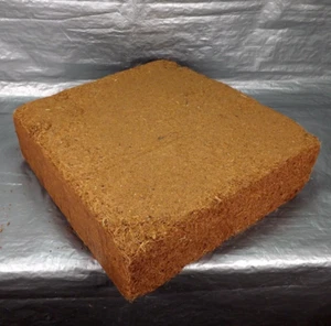Compact Potting Compost Soil Coco Coir Large Block Upto 30 Litres in Volume - Picture 1 of 10