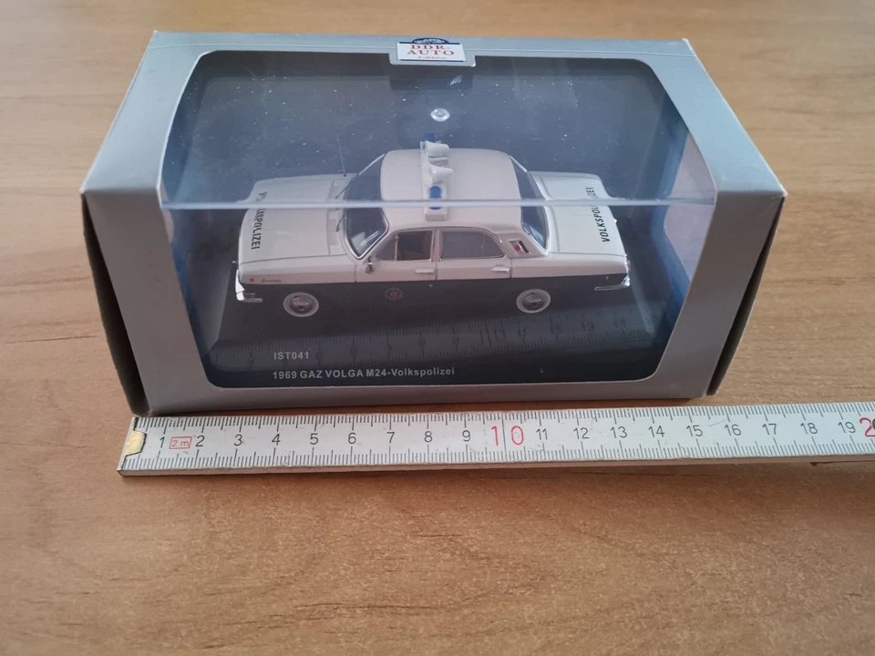 Atlas  Edition  Sammlung Volga Wolga  M24 Volkspolizei DDR - Bild 1 von 4