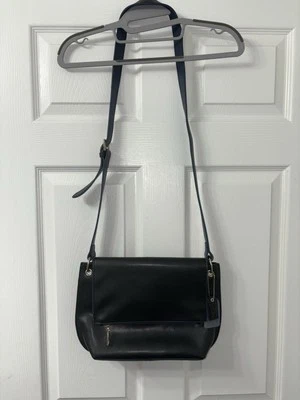 Новый без ценников Clarks кожаная сумочка черный длинный регулируемый ремень через плечо - Изображение 1 из 4