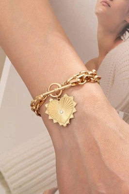 Único Brazalete de Cadena de Oro Grueso Multicapa con Colgante de Corazón Texturizado Foto 1 de 4