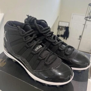 NEW Jordan 11 Retro TD Football Cleats Black/White Men’s Size 9 AO1561-011 - Picture 1 of 6