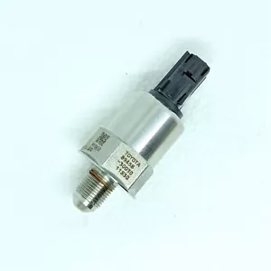 LEXUS IS300H - FUEL INJECTOR RAIL PRESSURE SENSOR - 89458-30030 TOYOTA 2.5 - Picture 1 of 1