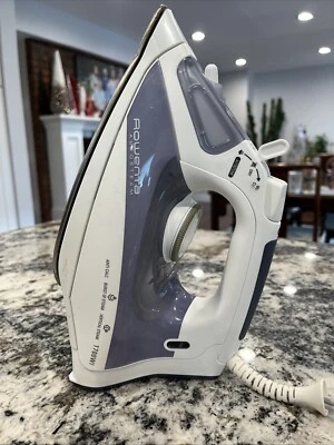 Rowenta  Autosteam  Auto Shut Off Clothes  Iron, 1700 Watts Vey Nice 🔥 - Image 1 of 4