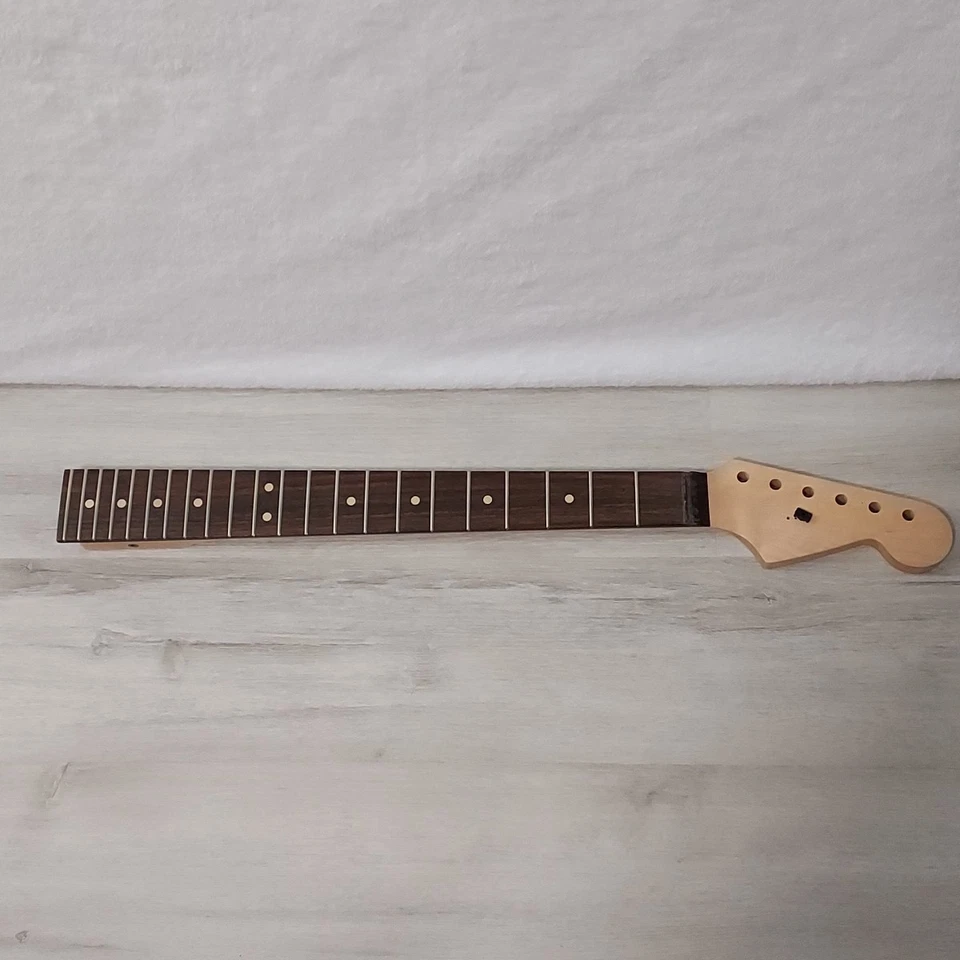Cuello de guitarra eléctrica moderna Warmoth Strat diapasón de palisandro eje de madera de arce  Foto 1 de 4