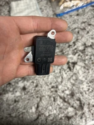 2007-2012 LEXUS ES350 MAF Mass Air Flow Sensor Meter OEM 22204-31020 - Image 1 of 4
