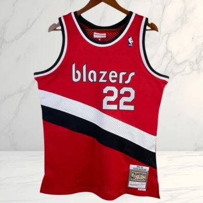 Portland Trail Blazers #22 Clyde Drexler 1983/84 Retro Swingman Jersey - Image 1 of 4