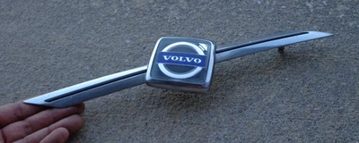 Volvo V50 rejilla emblema insignia calcomanía logotipo símbolo parrilla OEM genuino stock original Foto 1 de 2
