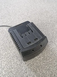 GENUINE TITAN TTB584CHR Battery Charger 230-240V 45W 19.5V 2200mA - Picture 1 of 10