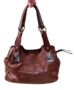 Bolso Boho de Cuero Marrón B. Makowsky con Forro Estampado de Leopardo y Bolsa para el Polvo - Imagen 1 de 8