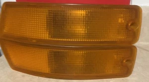2002 Mitsubishi Diamante VRX Sedan Driver & Passenger Corner/Park Signal Housing - Picture 1 of 4