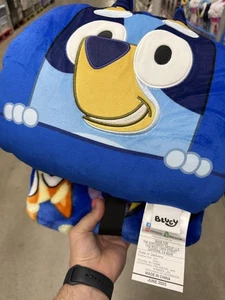 Bluey Hugger & Überwurf Set Kinder Plüsch Fleecedecke mit Tasche Hugger Northwest - Bild 1 von 3
