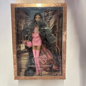 Muñeca Barbie Kimora Lee Simmons Etiqueta Dorada Edición Limitada 2007 Mattel L4688 Nueva en Caja - Imagen 1 de 2