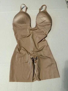 Spanx Damen Suit Your Fancy Plunge Low-Back Mid-Thigh Bodysuit Convertible L - Bild 1 von 12