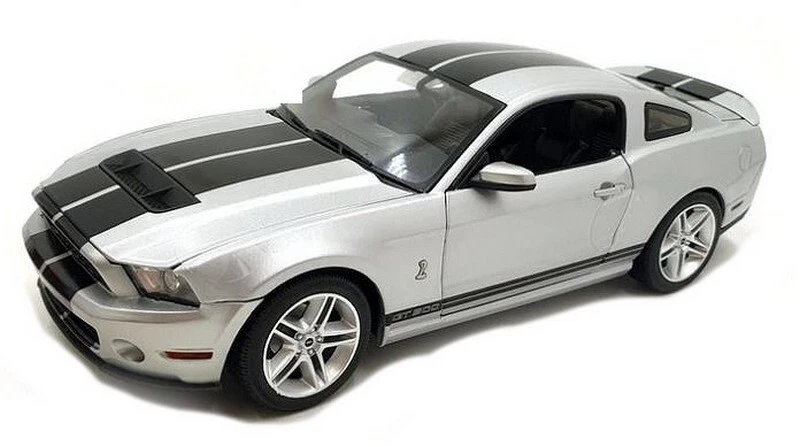 Shelby GT500 2011 Ingot Silver with Black Stripes 1:18 GREENLIGHT 13673 - Immagine 1 di 1