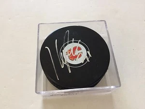 Disco de Hockey Calgary Flames Karri Ramo Firmado Autografiado b - Imagen 1 de 1