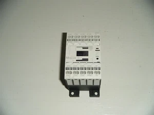Moeller DILAC-22 Contactor relay, 2 N/O, 2 NC, 24VDC Us, Eaton Part# 276520 - Picture 1 of 7