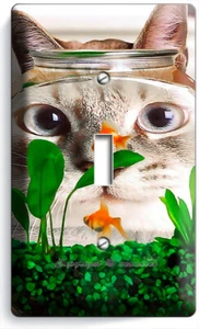 FUNNY CAT WATCHING GOLD FISH AQUARIUM LIGHT SWITCH 1 GANG WALL PLATES ROOM DECOR - Picture 1 of 1