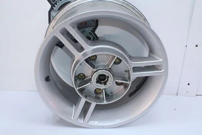 Llanta trasera plateada Can-am Spyder Rt Roadster SE5 2011 705501117 Foto 1 de 4