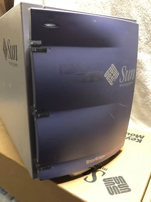 Sun SG-DSK020C-00G STORE EDGE Multi-Pack FC -711 Fiber channel Disk Array 6 bay  - Image 1 of 4