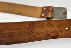 Cinturón de Cuero con Hebilla de Cuero y Metal Caballos en Relieve en Diseño de Pastos Talla 38 - Imagen 1 de 20