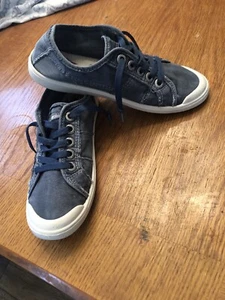 Scarpa da barca donna Blowfish Malibu Play sneaker TAGLIA 6,5 Demin invecchiato - Foto 1 di 8