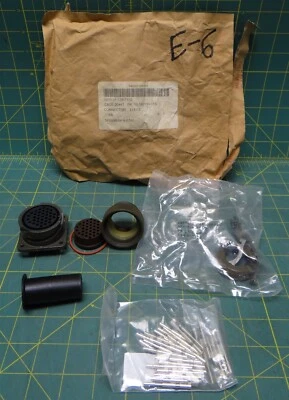 Amphenol 10-580139-15S Circular Electrical Receptacle Connector 5935-01-129-7515 - Image 1 of 4