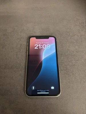 iPhone XR weiß - Bild 1 von 4