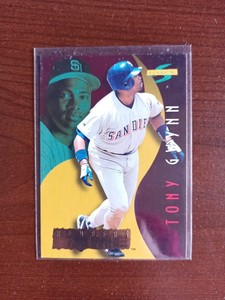TONY GWYNN 1996 SCORE "NUMBERS GAME" INSERT BASEBALL CARD-#9-PADRES-MLB HOFer⚾