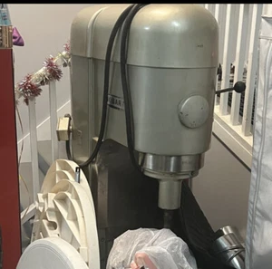 Hobart M802 Commercial Grade Dough Mixer Restaurant Quality Heavy Duty - Picture 1 of 4