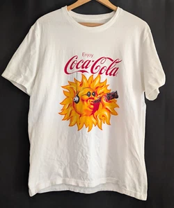 Camiseta Lucky Brand Para Hombre Coca Cola Mediana, Cara de Sol, Aspecto Vintage - Imagen 1 de 3