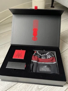 GIFT BOX SET BELLAGIO FOUNTAIN CLUB F1 FORMULA ONE BEANIE SCARF KEYCHAIN EARPLUG - Picture 1 of 7