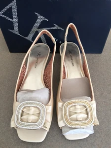 Anne Klein para mujer con tiras bajas punta abierta marfil cuentas talla 7M nuevo en caja - Imagen 1 de 6
