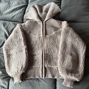 Vtg Full Fashioned Grand Knitwear Girl’s Full Zip Light Brown Sweater. - Picture 1 of 3