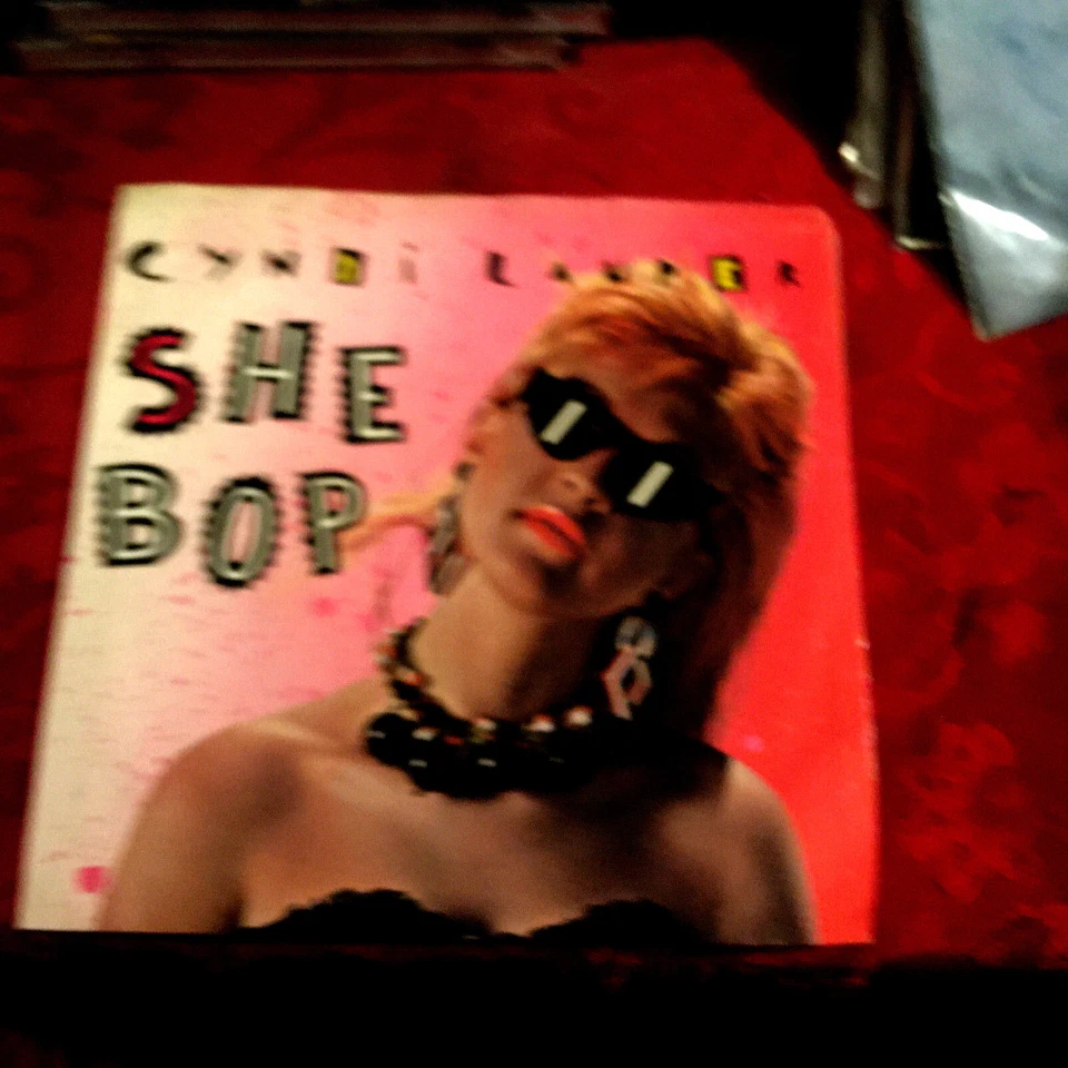 CYNDI LAUPER - SHE BOP- 7"VINYL PIC COV 1ST PRESS MINT1983 RARE  - Image 1 of 1