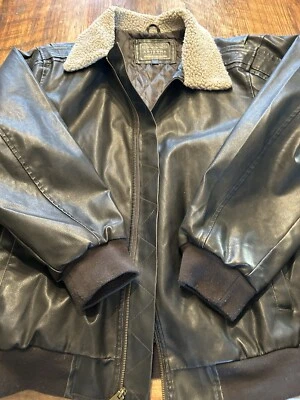 Chaqueta estilo bombardero marca Arizona 2xl en excelente estado Foto 1 de 4