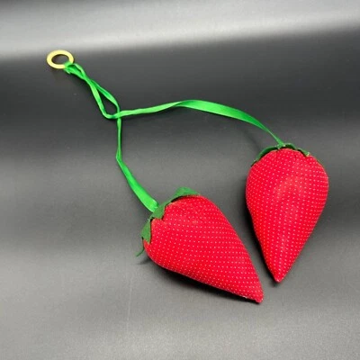 Decoración colgante de pared de fresa vintage tela roja cottagecore vivero bayas Foto 1 de 4