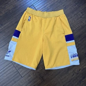 Los Angeles Lakers Adidas Gold Shorts Authentic NBA Medium Tre Foil Kobe Bryant - Picture 1 of 7