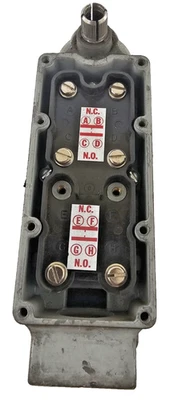 EA700-80100 Industrial Snap-Lock Limit Switch Automation Control Part - Image 1 of 4