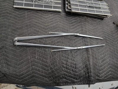 Cadillac 1961 1967 bonito par de brazos limpiaparabrisas originales Eldorado Deville Trico Blades Foto 1 de 4