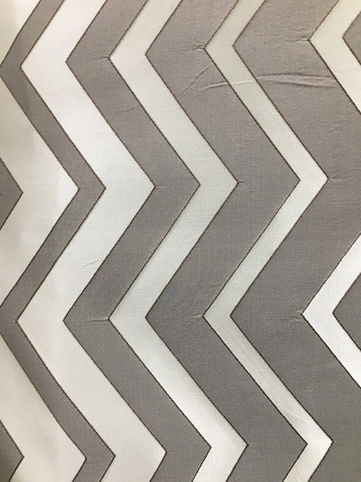 Tela para cortinas de tapicería brocado en zigzag BEIGE MARRÓN CLARO (54 pulgadas) Vendido por Foto 1 de 4