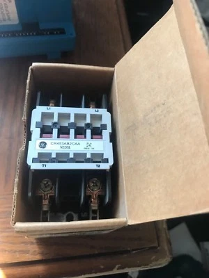 CONTACTOR GENERAL ELÉCTRICO PROPÓSITO DEFINIDO CR453AB2CAA 480V Foto 1 de 2