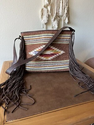 Cartera/bolso mensajero Ariat oculto con flecos azteca/hobo Foto 1 de 4