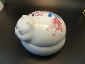 Vintage Porcelain Sleeping Cat Trinket Box Made in Taiwan - Picture 1 of 11